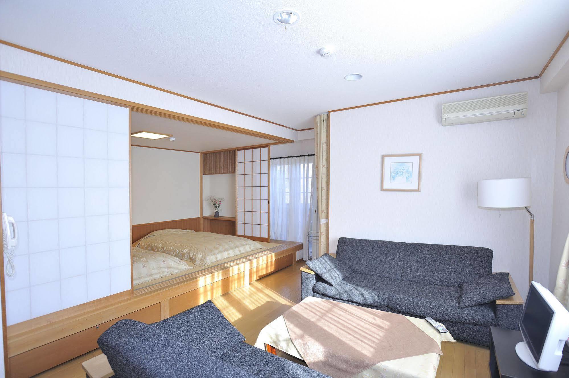 ชูบู ซานโซ Hotel ยูกาวาระ ภายนอก รูปภาพ